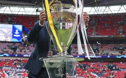 Лига уходящих чемпионов. «Зенит» может заменить «Барселону» в турнирах УЕФА, но есть альтернатива: создать вместе с ней Суперлигу Лига уходящих чемпионов. «Зенит» может заменить «Барселону» в турнирах УЕФА, но есть альтернатива: создать вместе с ней Суперлигу