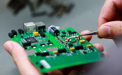 Схемы и микросхемы: Россия санкции обойдет, только зачем мы до сих пор Америке титан поставляем? Схемы и микросхемы: Россия санкции обойдет, только зачем мы до сих пор Америке титан поставляем?