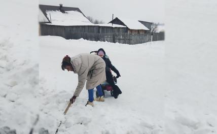 «Путину напишу, а потом гимн советский спою, может, тогда докажу, что русская» «Путину напишу, а потом гимн советский спою, может, тогда докажу, что русская»