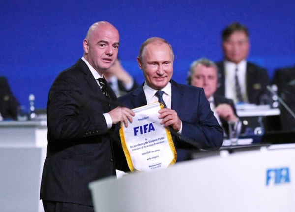 «Моральные дегенераты»: МИД Украины оскорбляет ФИФА, «страна 404» грозит Инфантино расправой «Моральные дегенераты»: МИД Украины оскорбляет ФИФА, «страна 404» грозит Инфантино расправой