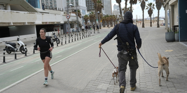 &laquo;Летели на Кубу с пересадкой, а Трамп и тут достал&raquo;: Шарджа в шоке, русские туристы купаются, министр обороны Италии застрял в Дубае