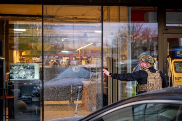 &laquo;Призраков Киева&raquo; сменяют &laquo;киевские стрелки&raquo;&nbsp;&mdash; Украина несется в пропасть