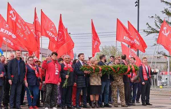 Знамя Победы&nbsp;&mdash; в руках народа: Красноярские коммунисты и жители города отметили 9&nbsp;Мая